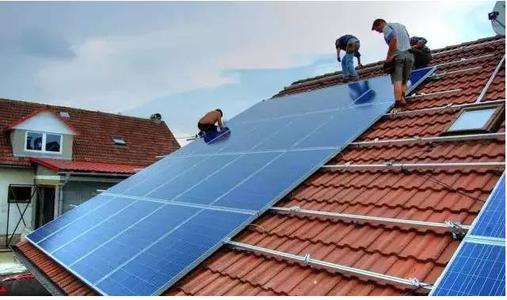 工商业屋顶分布式光伏发电系统主要优点有哪些？(图1)